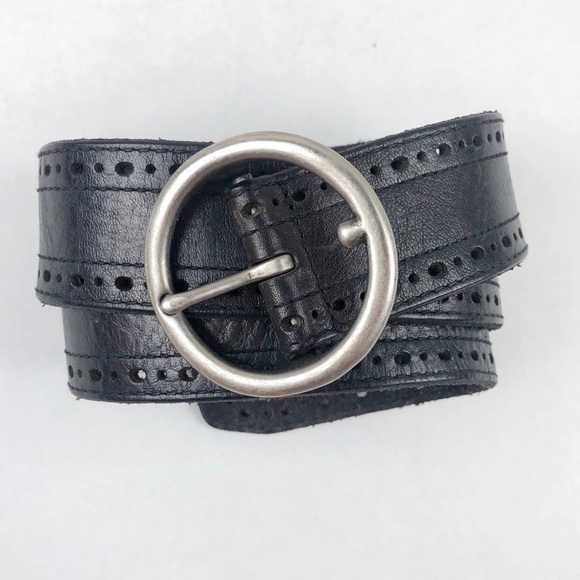 black and silver circle buckle belt